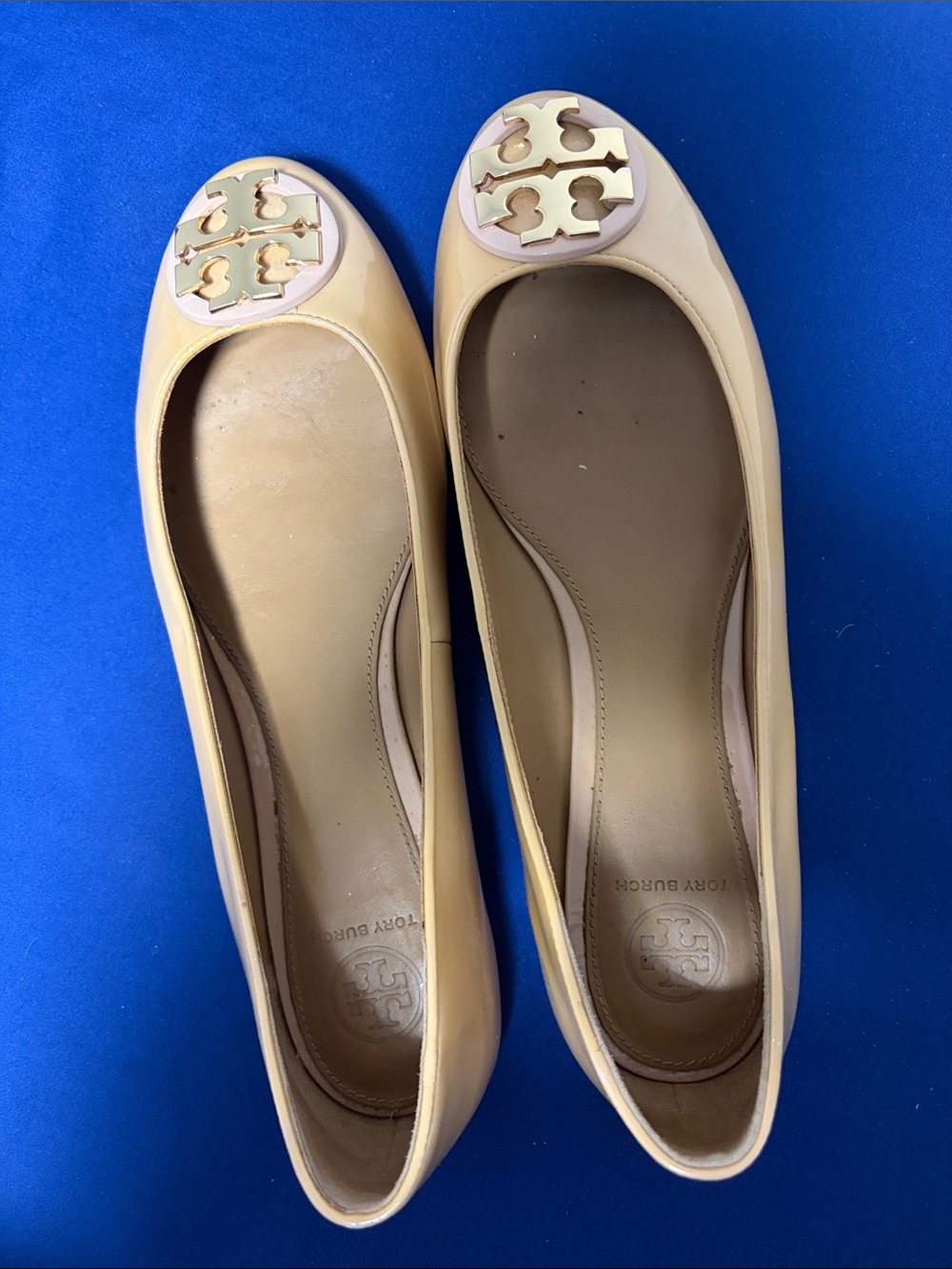 Tory Burch Beige Tan Logo Cap-Toe Ballet Flats